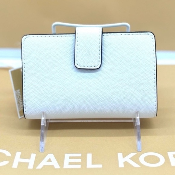 Michael Kors Medium Bifold Zip Chain Wallet Optic White - Picture 4 of 7